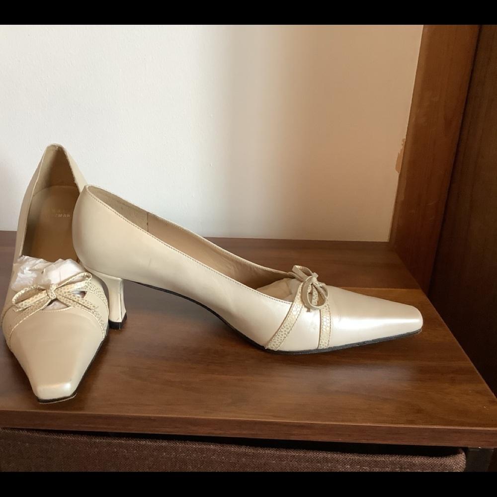 Stuart Weitzman Pump - image 7